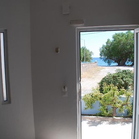 Soula Appartments Makrýgialos Exteriör bild