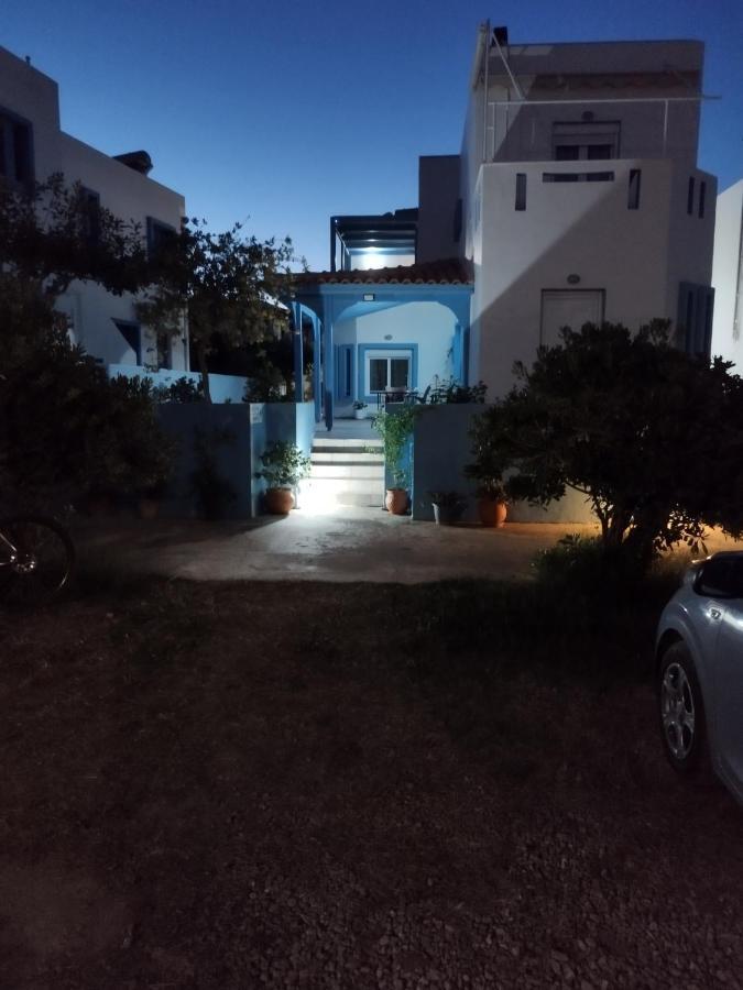 Soula Appartments Makrýgialos Exteriör bild