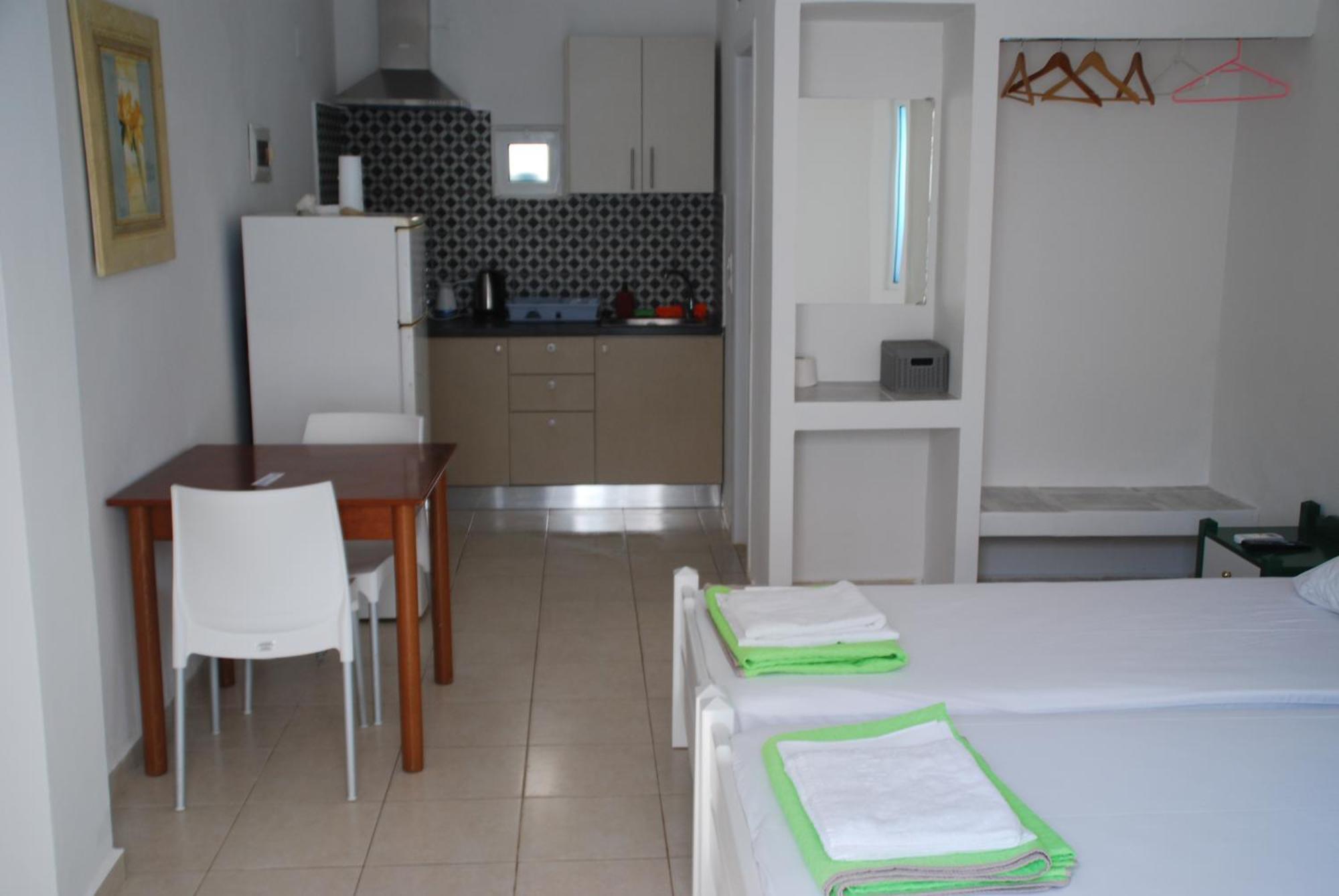 Soula Appartments Makrýgialos Exteriör bild
