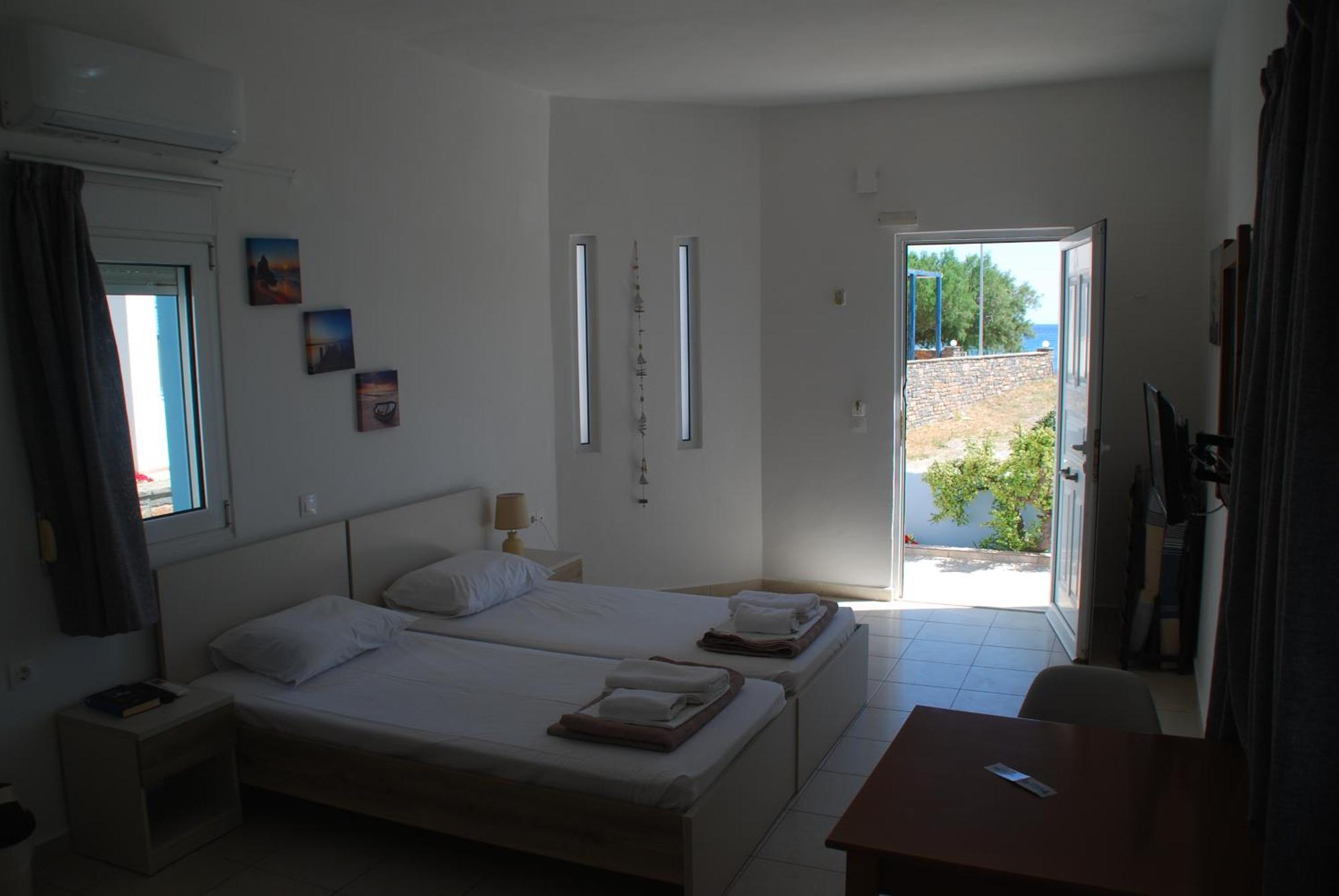 Soula Appartments Makrýgialos Exteriör bild