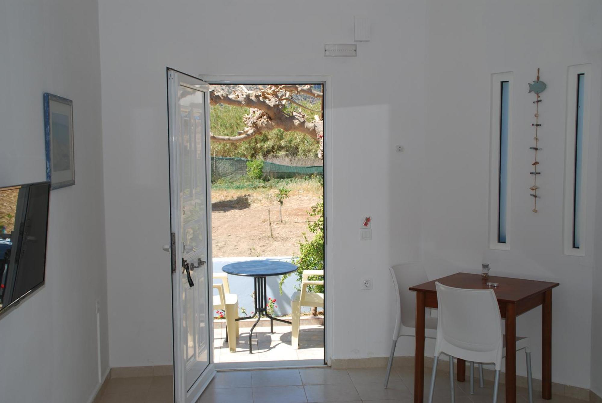 Soula Appartments Makrýgialos Exteriör bild
