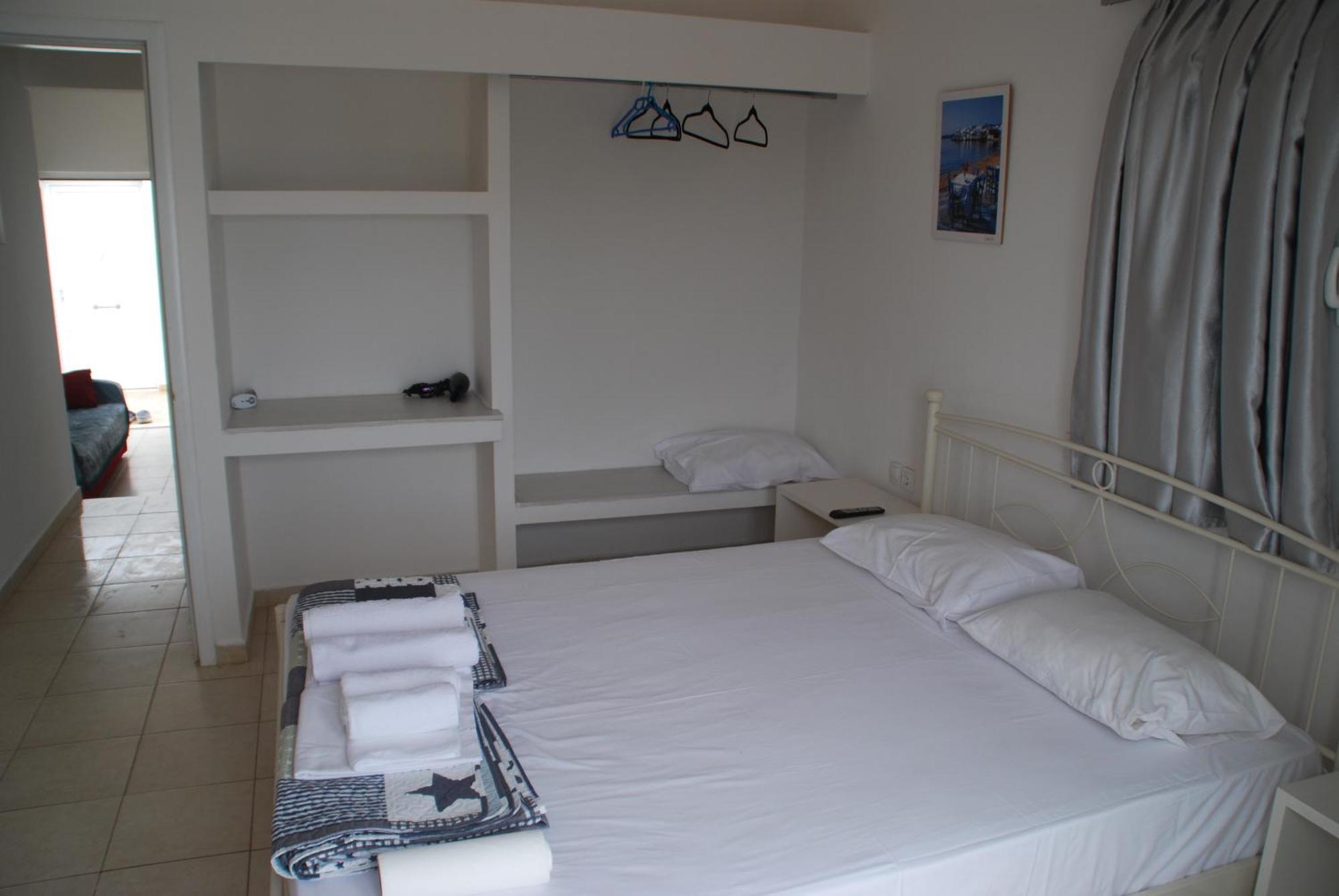 Soula Appartments Makrýgialos Exteriör bild